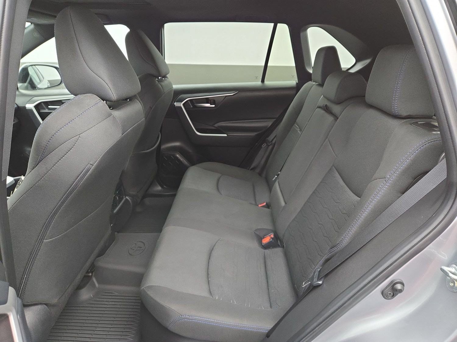 Certified 2025 Toyota RAV4 SE w/ Convenience Package AWD/4WD image 17