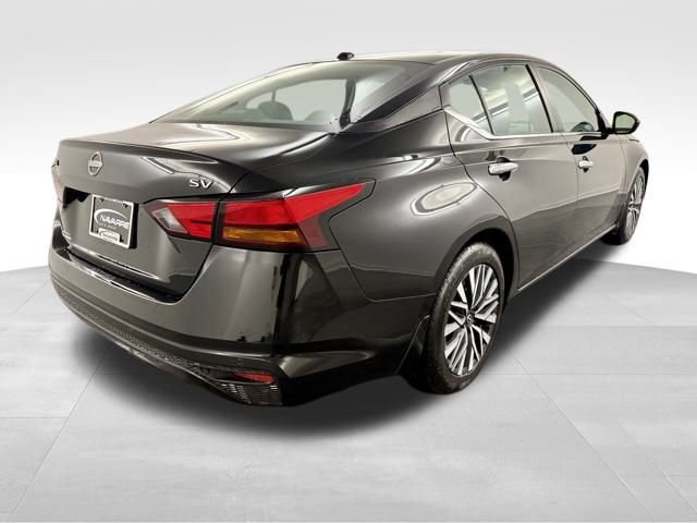Used 2024 Nissan Altima 2.5 SV image 9