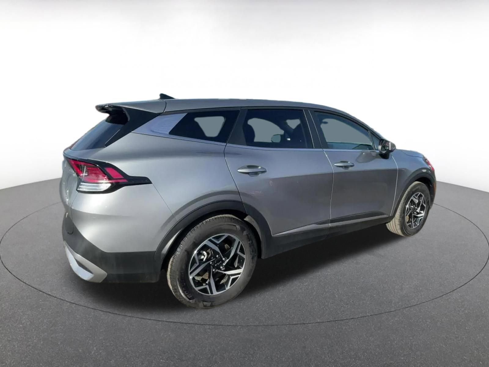 Used 2025 Kia Sportage LX image 15