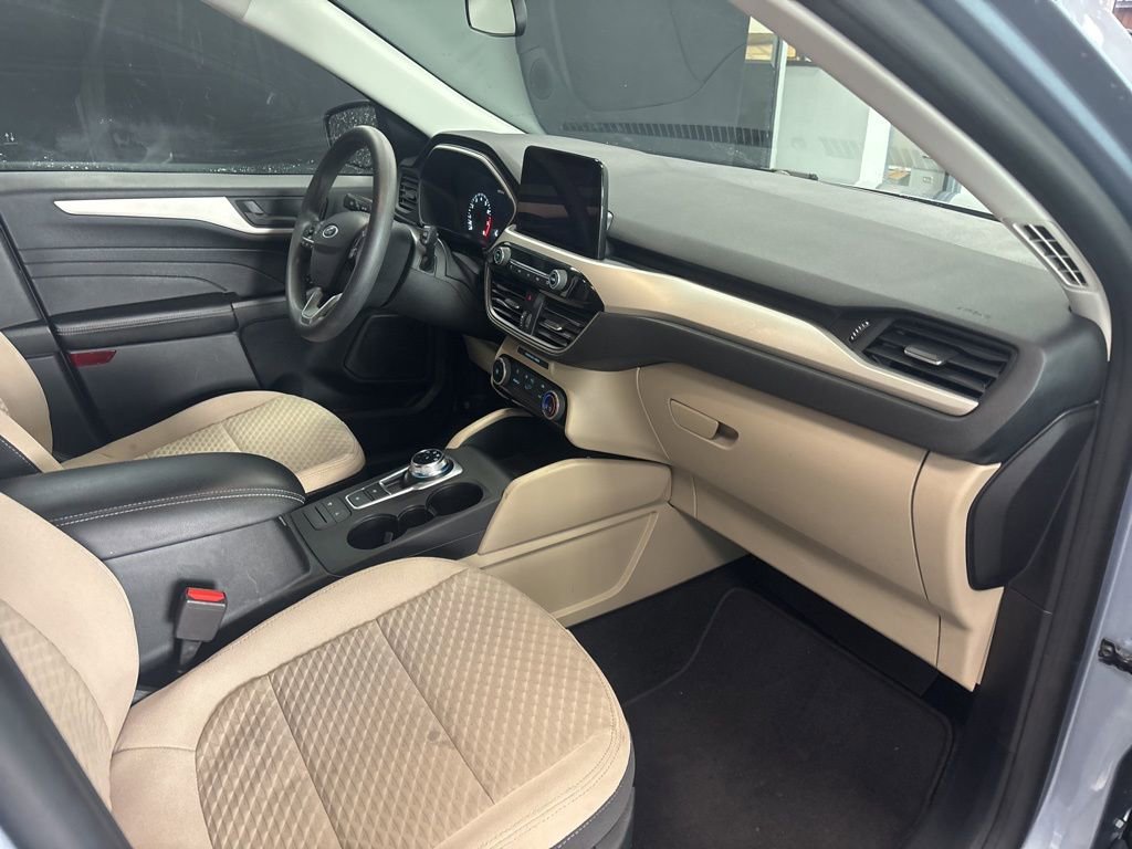 Used 2022 Ford Escape SE FWD image 11