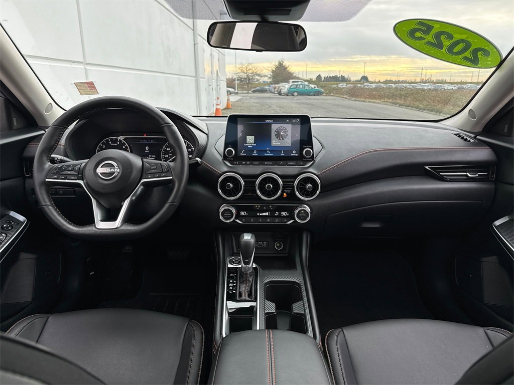 Used 2025 Nissan Sentra SR w/ SR Premium Package image 12