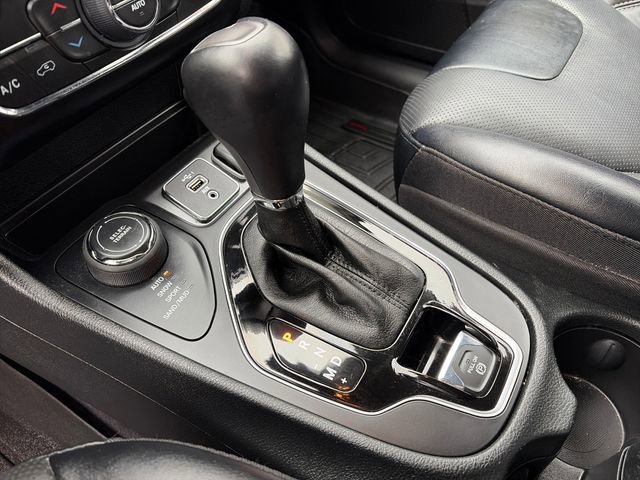 Used 2022 Jeep Cherokee Limited w/ Elite Package image 34