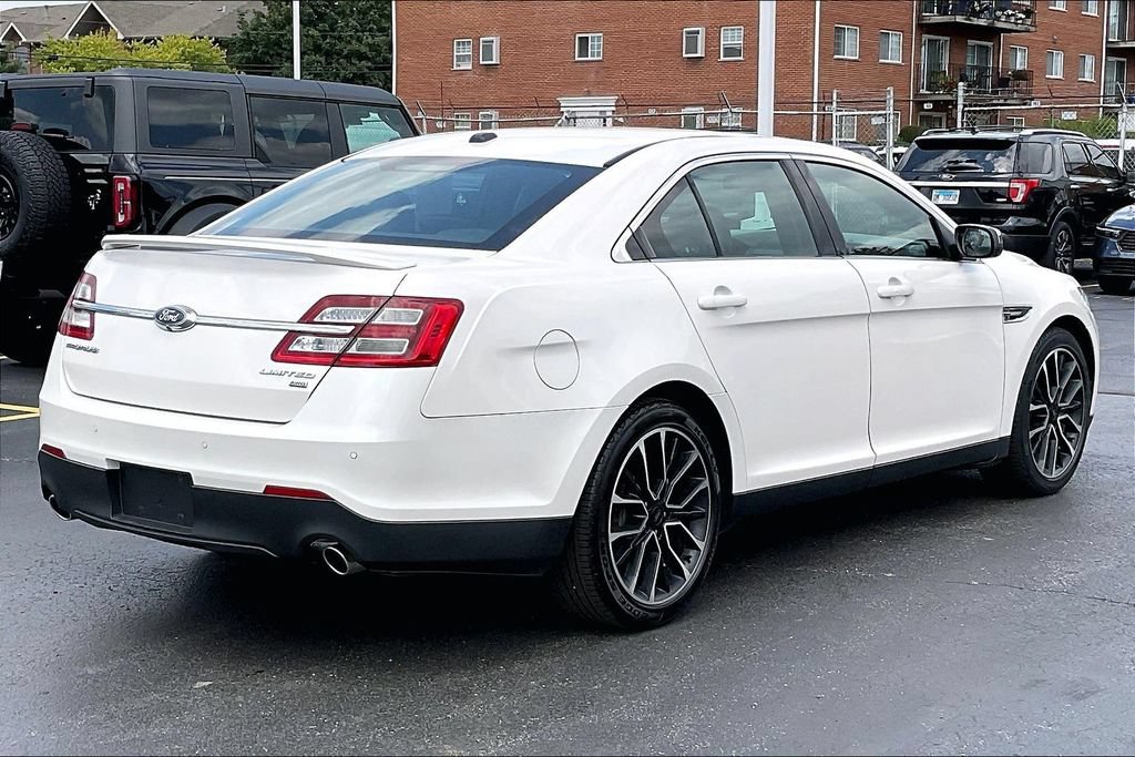 Used 2019 Ford Taurus Limited AWD/4WD image 12