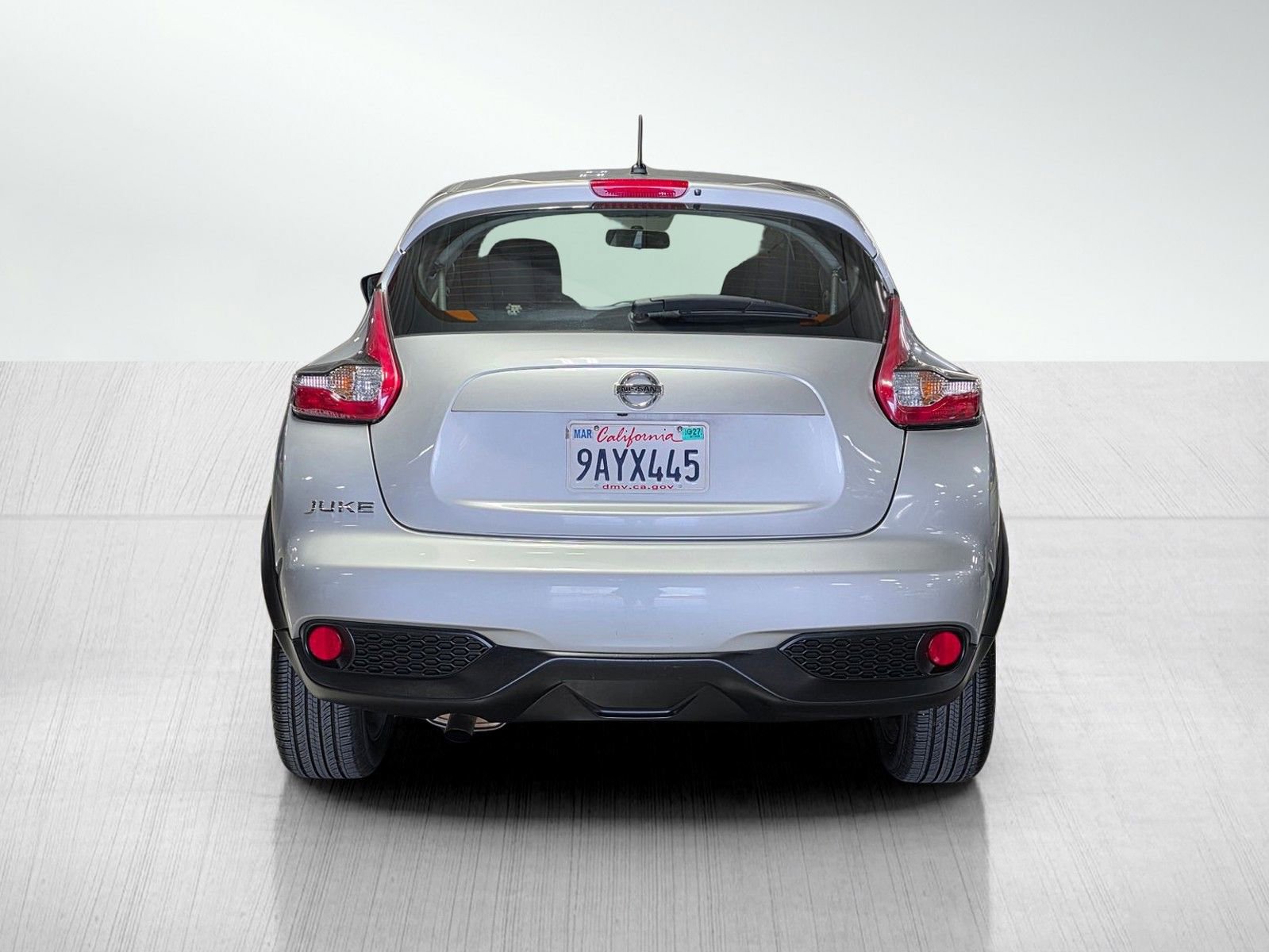 Used 2016 Nissan Juke S FWD image 6