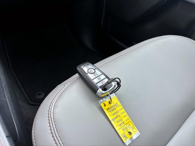 Used 2025 Ford Expedition Active image 29