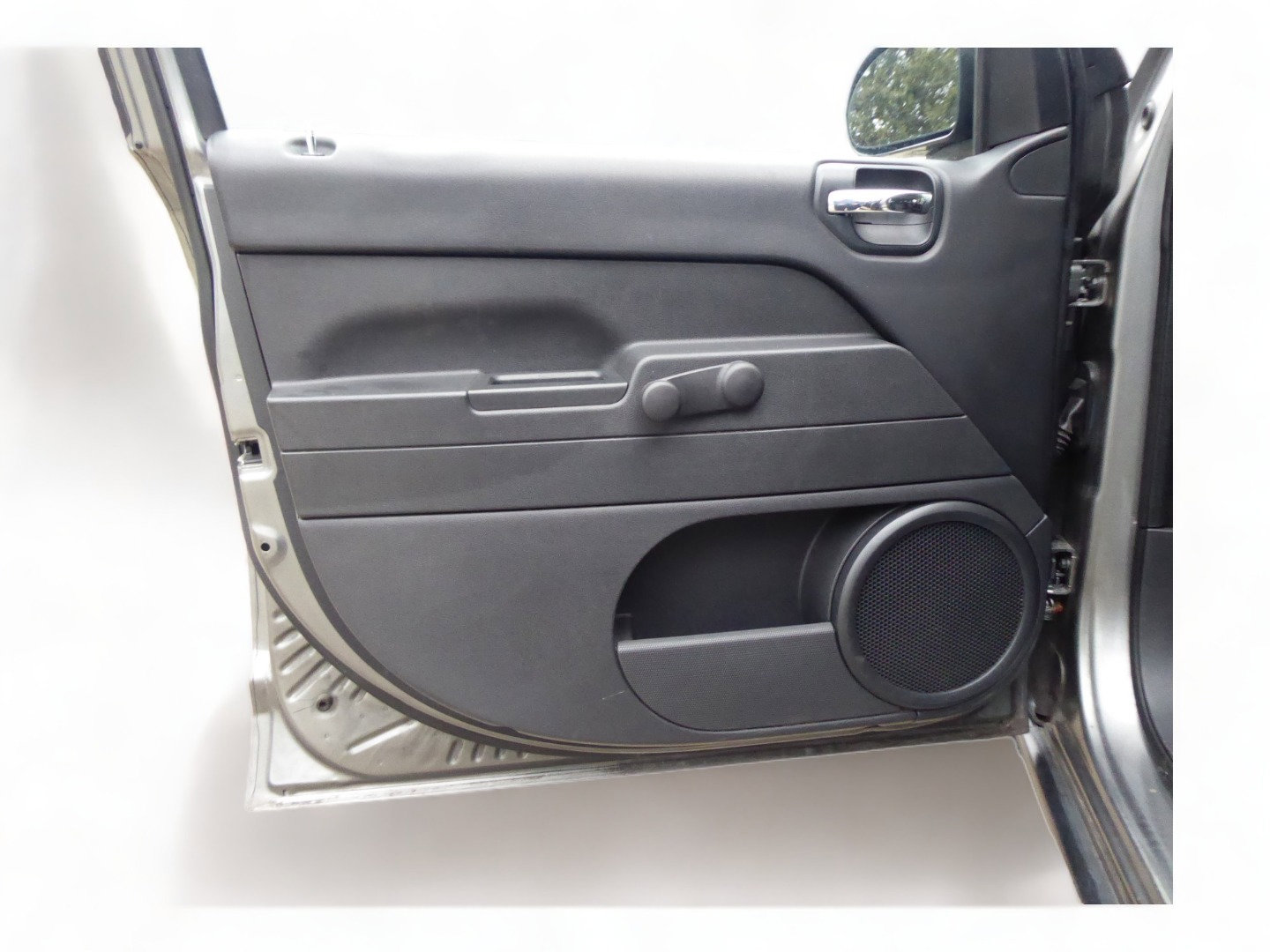 Used 2014 Jeep Compass Sport image 22