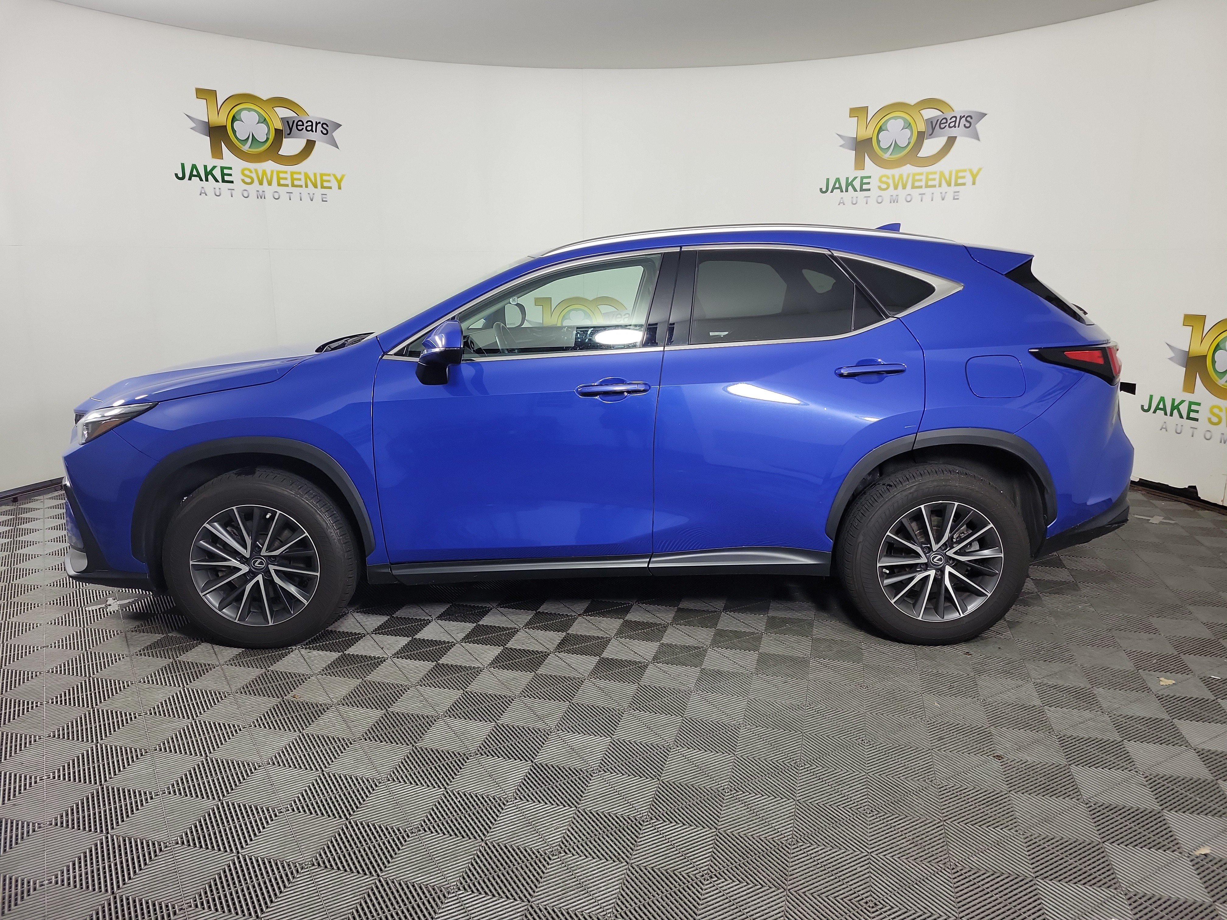 Used 2023 Lexus NX 350 AWD image 2