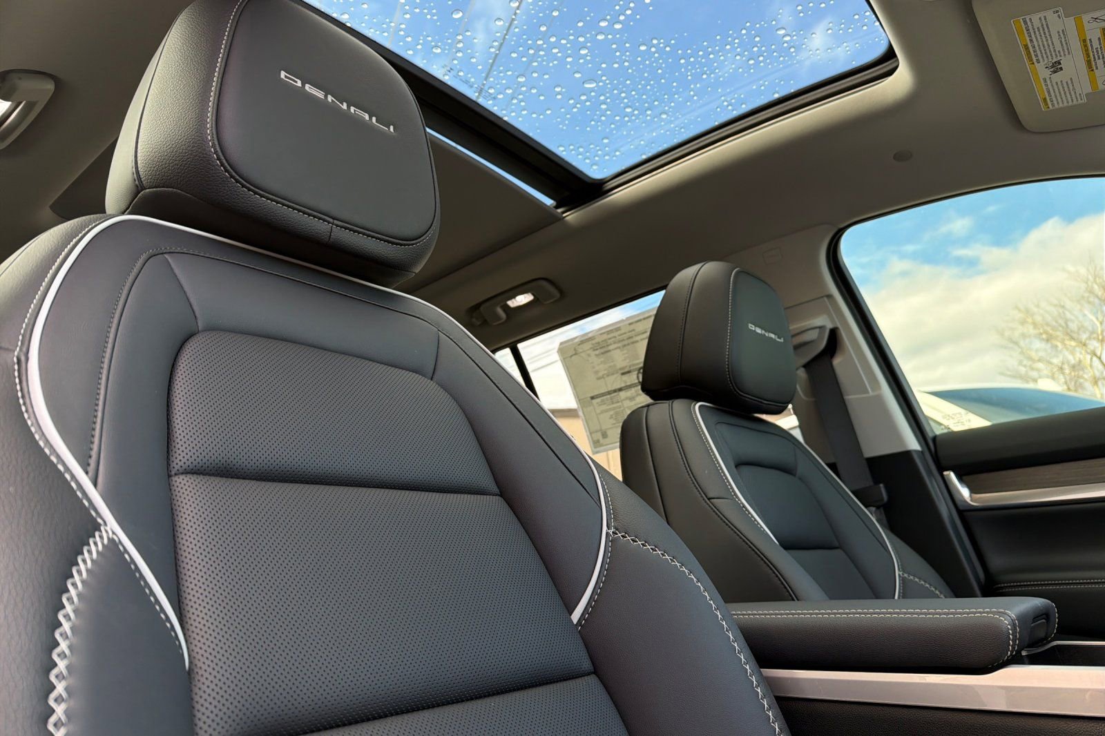 New 2026 GMC Terrain Denali w/ LPO, Floor Liner Package AWD/4WD image 18