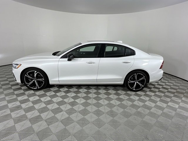 Used 2024 Volvo S60 B5 Plus image 2