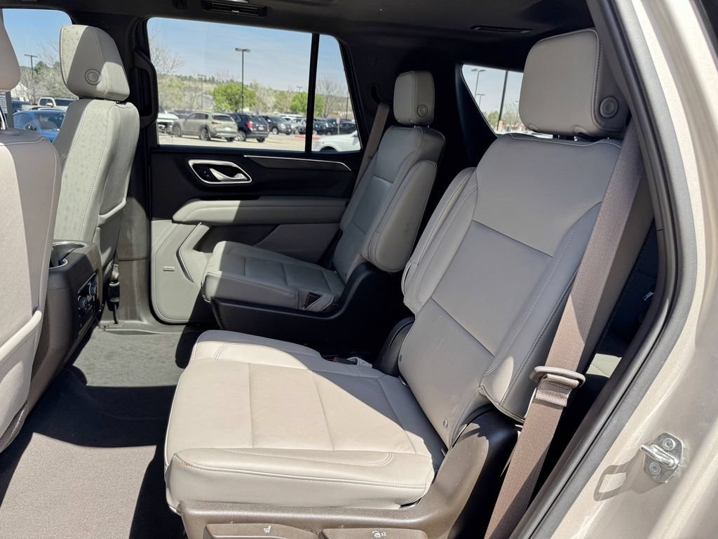 Used 2021 Chevrolet Tahoe Z71 w/ Z71 Signature Package AWD/4WD image 26