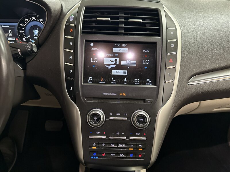 Used 2018 Lincoln MKC Reserve FWD image 34