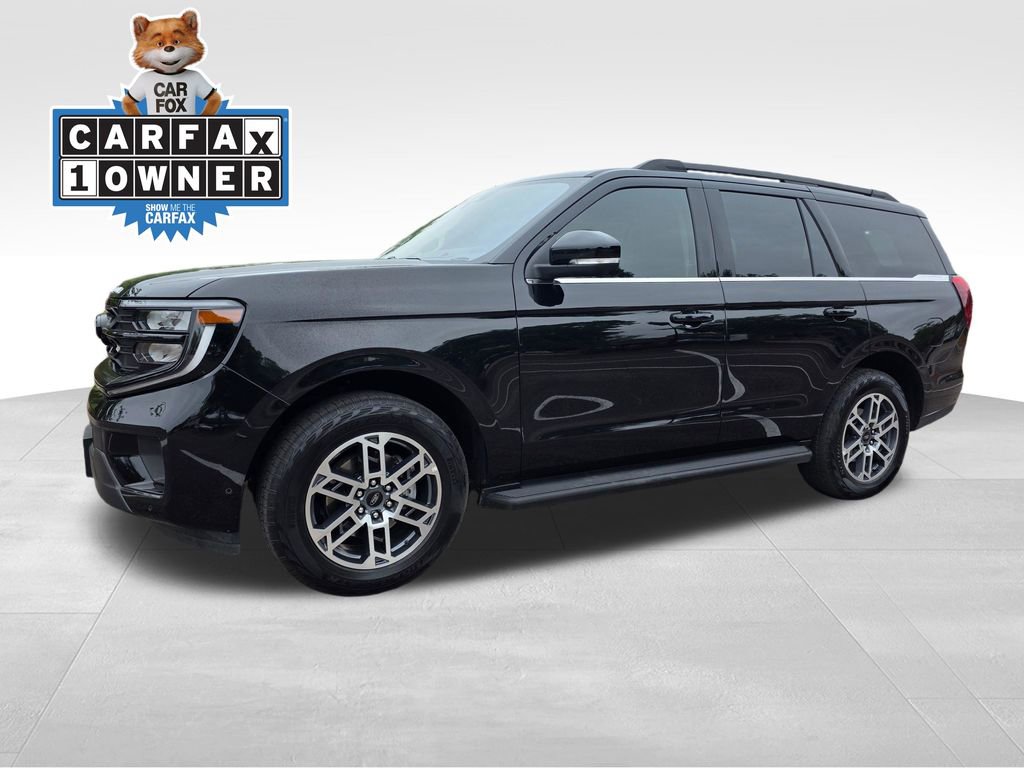 Used 2025 Ford Expedition Active AWD/4WD image 2