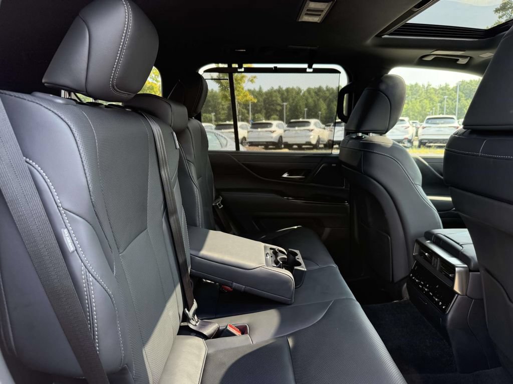 Used 2025 Lexus LX 700h Luxury w/ Appearance Package AWD/4WD image 16