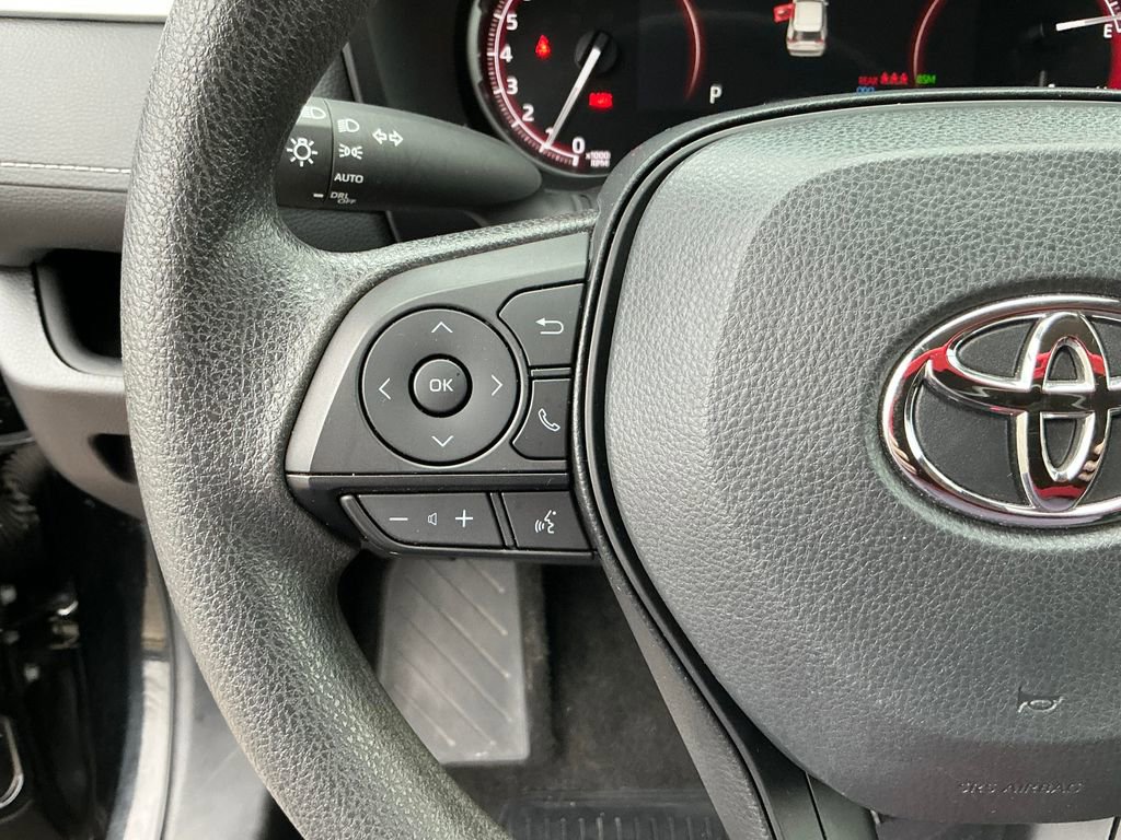 Used 2025 Toyota RAV4 XLE FWD image 23
