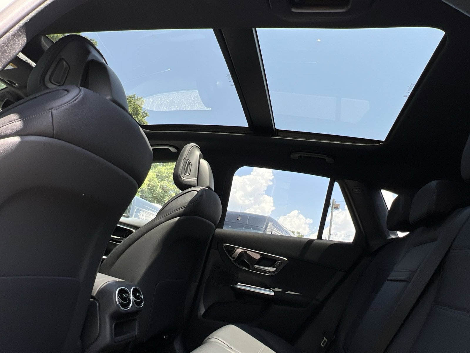 Certified 2025 Mercedes-Benz GLC 300 4MATIC image 22