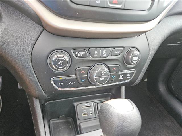 Used 2017 Jeep Cherokee 75th Anniversary image 18