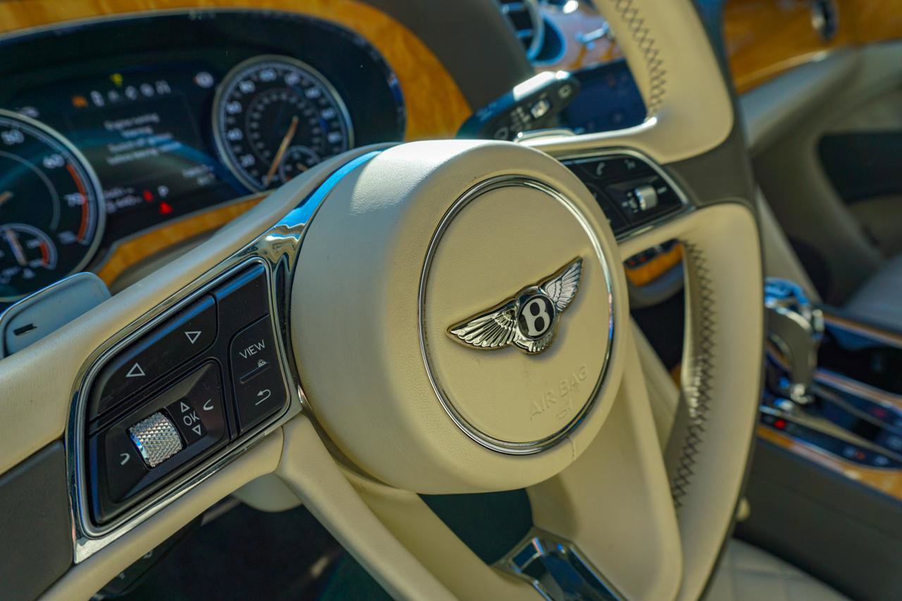 Used 2017 Bentley Bentayga AWD/4WD image 62