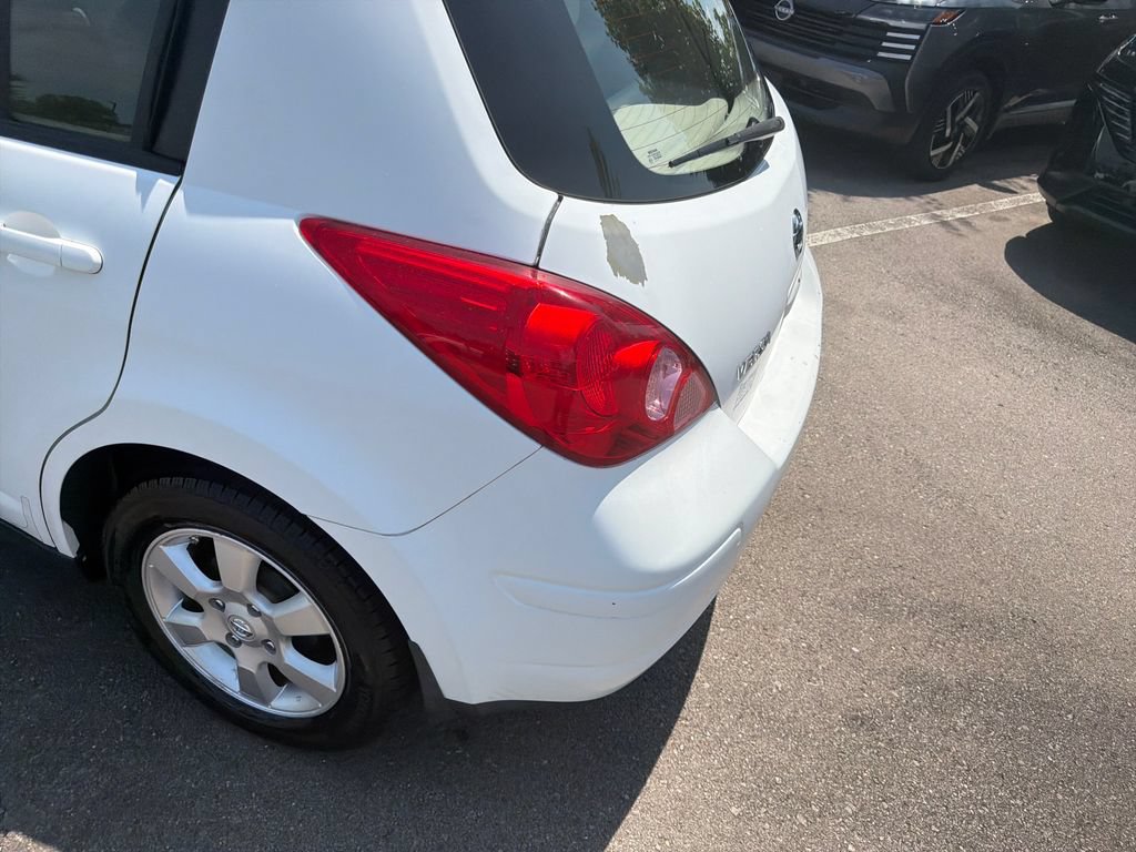 Used 2007 Nissan Versa Hatchback w/ Convenience Pkg FWD image 34