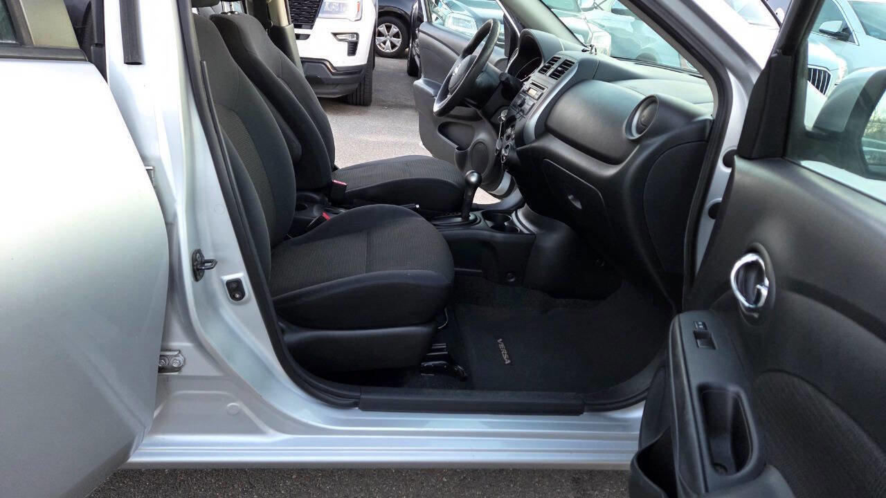 Used 2013 Nissan Versa SV image 34