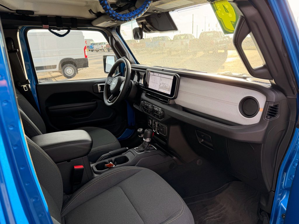 Used 2024 Jeep Gladiator Sport AWD/4WD image 19