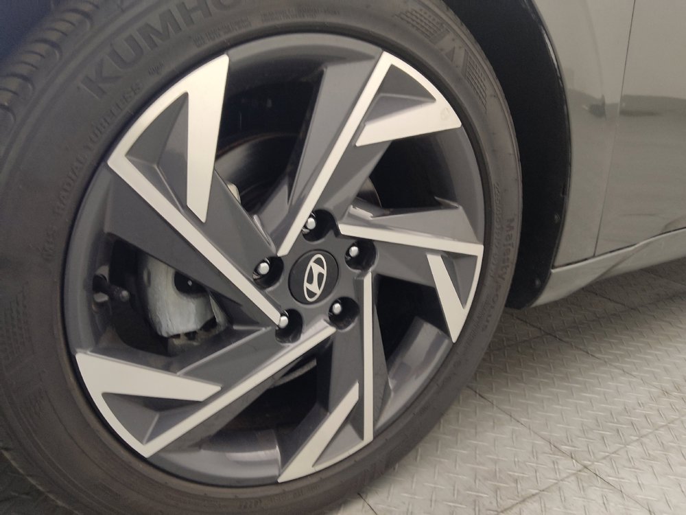 Used 2025 Hyundai Elantra Sport FWD image 31