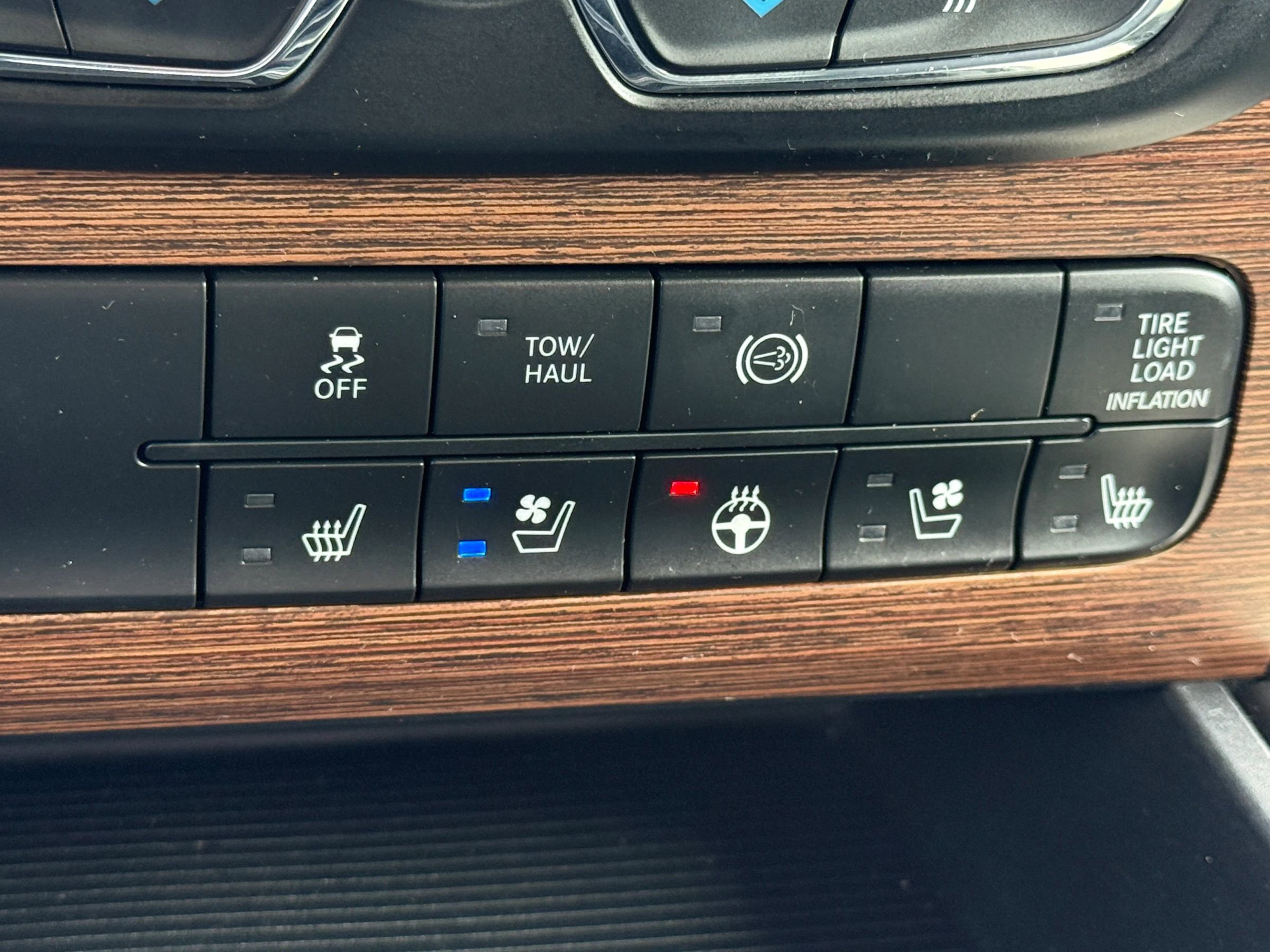 Used 2013 RAM 2500 Laramie AWD/4WD image 24