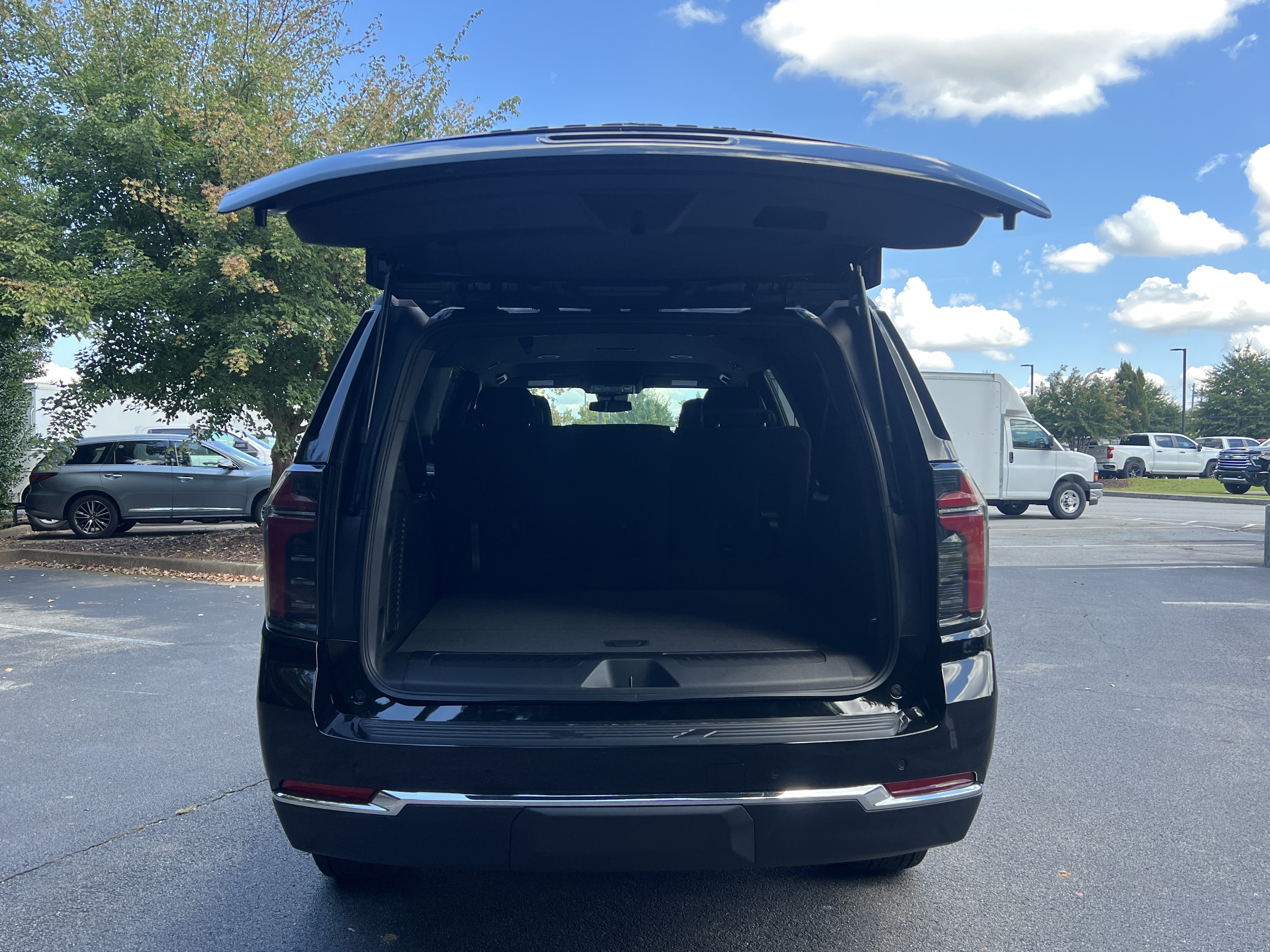 New 2026 Chevrolet Suburban LS w/ LPO, Dark Essentials Package AWD/4WD image 11