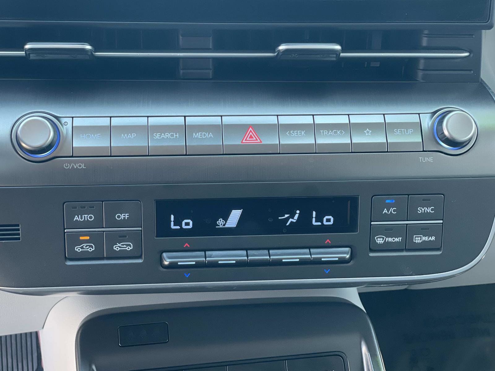 Certified 2025 Hyundai Kona SEL image 12