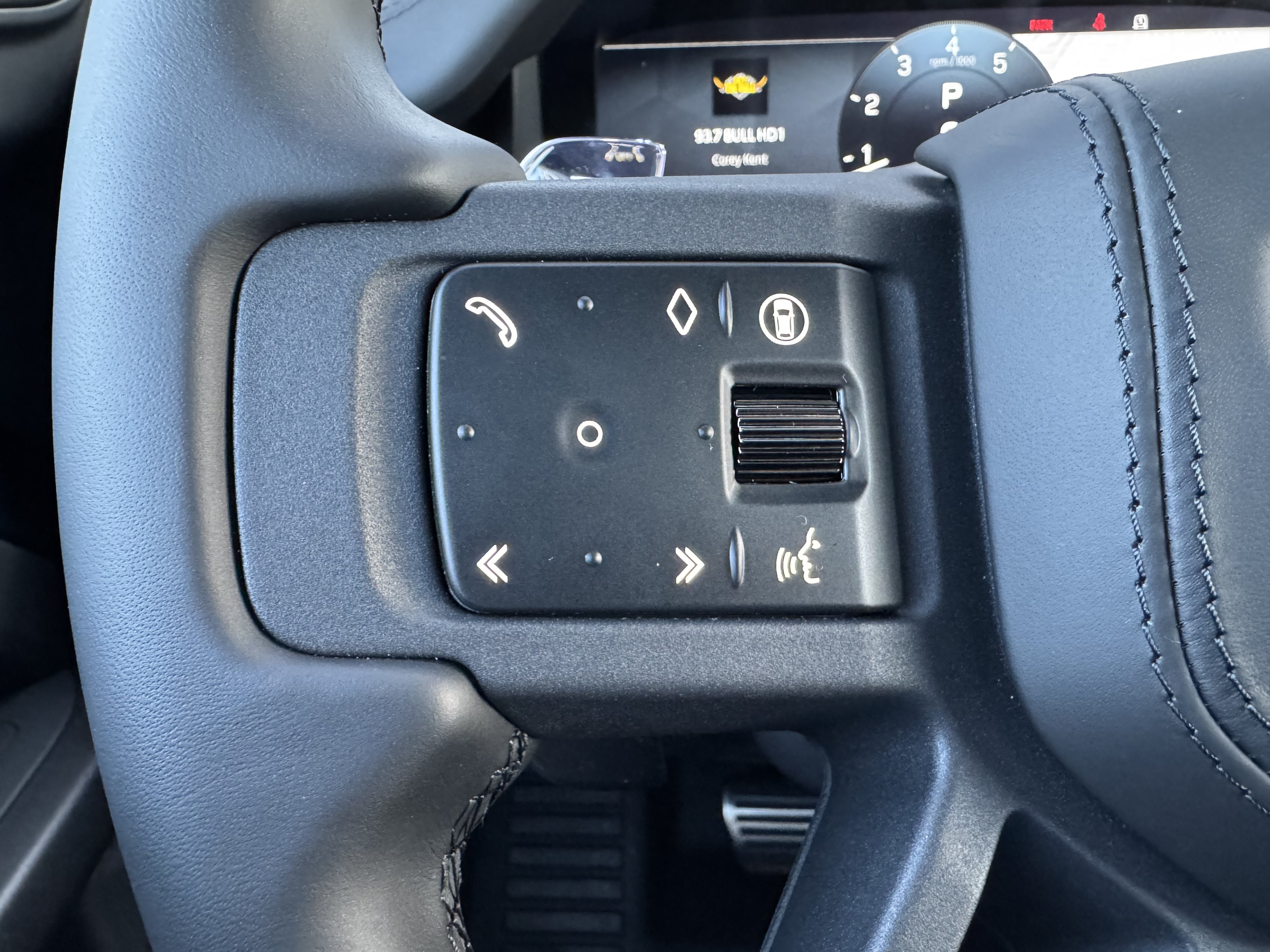 New 2026 Land Rover Defender 110 OCTA AWD/4WD image 17