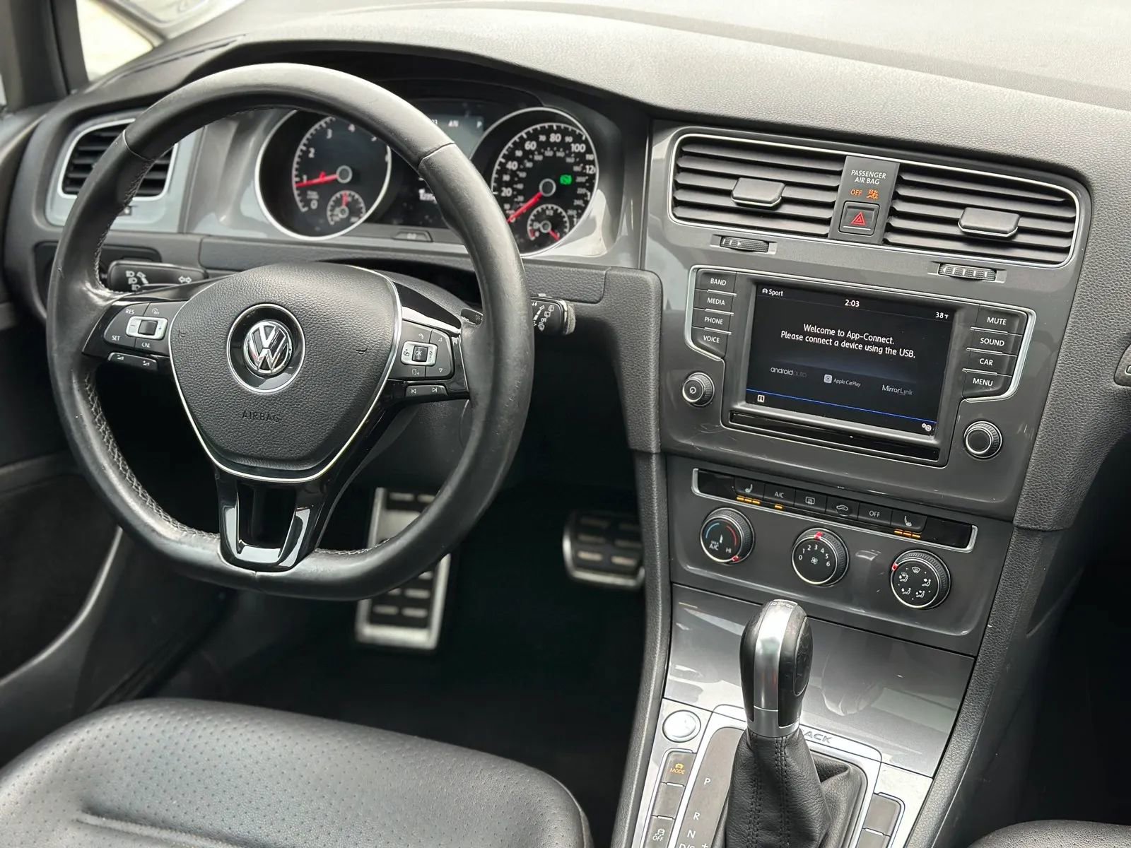 Used 2017 Volkswagen Golf Alltrack SE AWD/4WD image 24