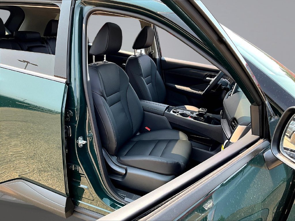 New 2026 Nissan Rogue Dark Armor AWD/4WD image 9