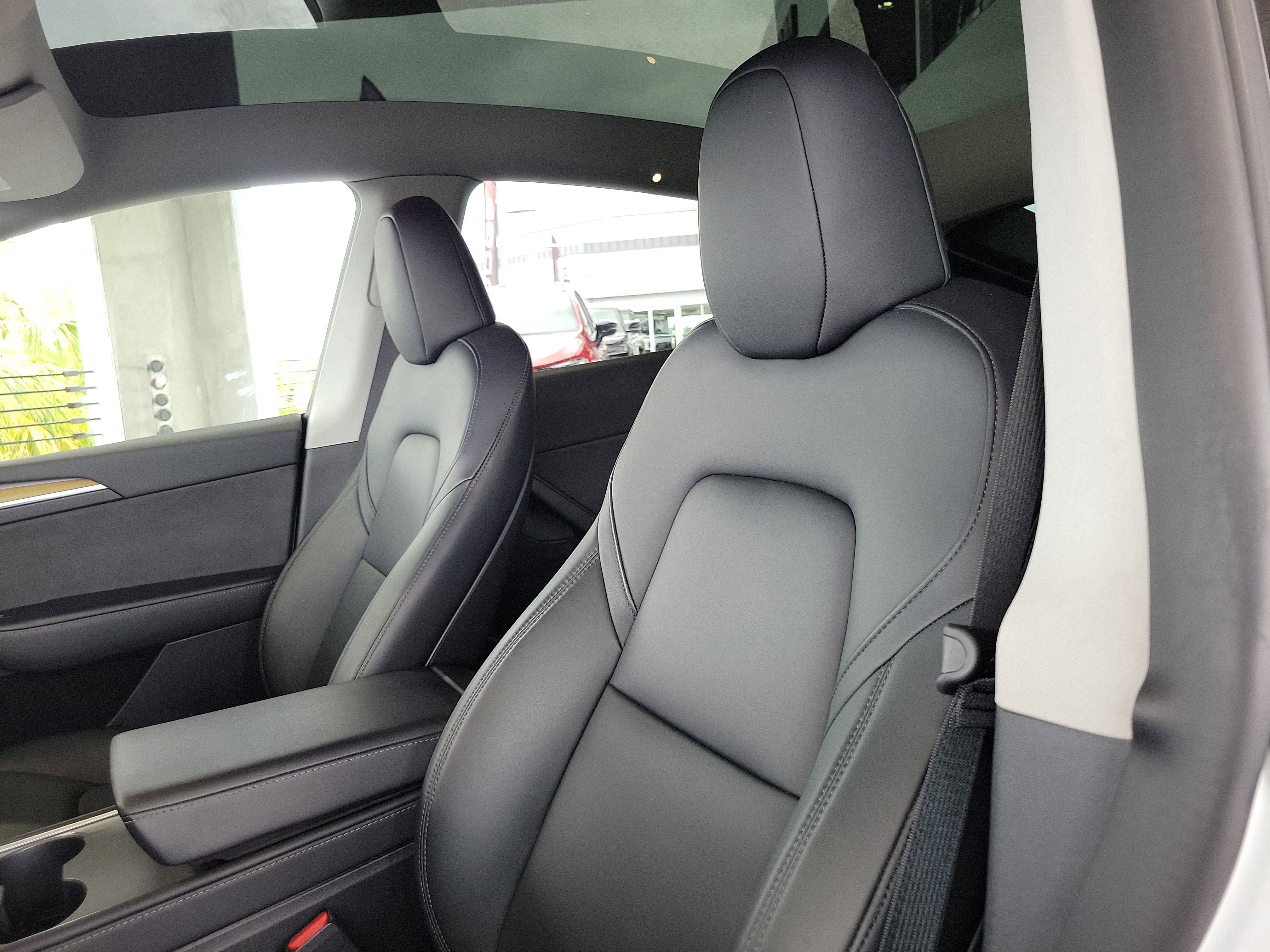 Used 2023 Tesla Model Y Long Range image 18