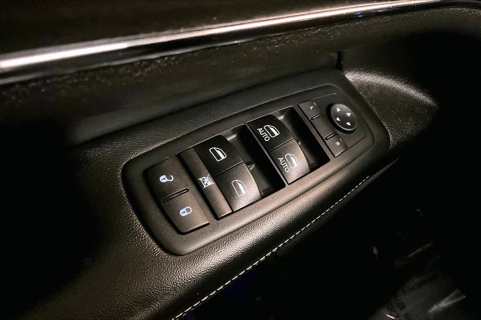Used 2017 Jeep Grand Cherokee Limited AWD/4WD image 37