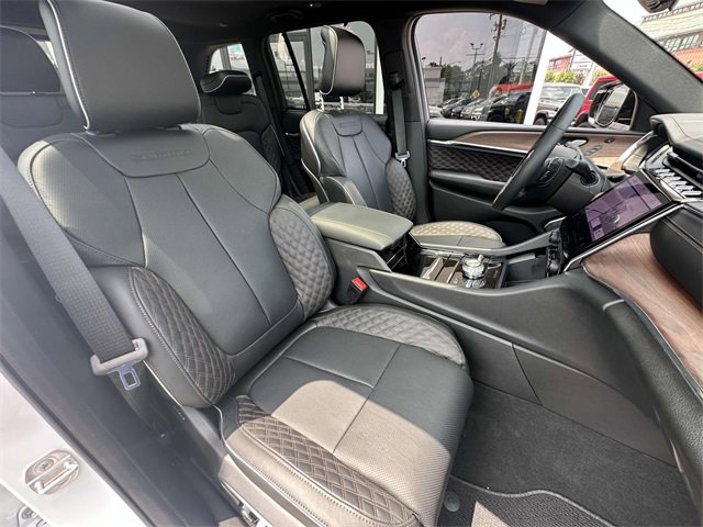 New 2025 Jeep Grand Cherokee Summit w/ Adv Protech Group IV image 32