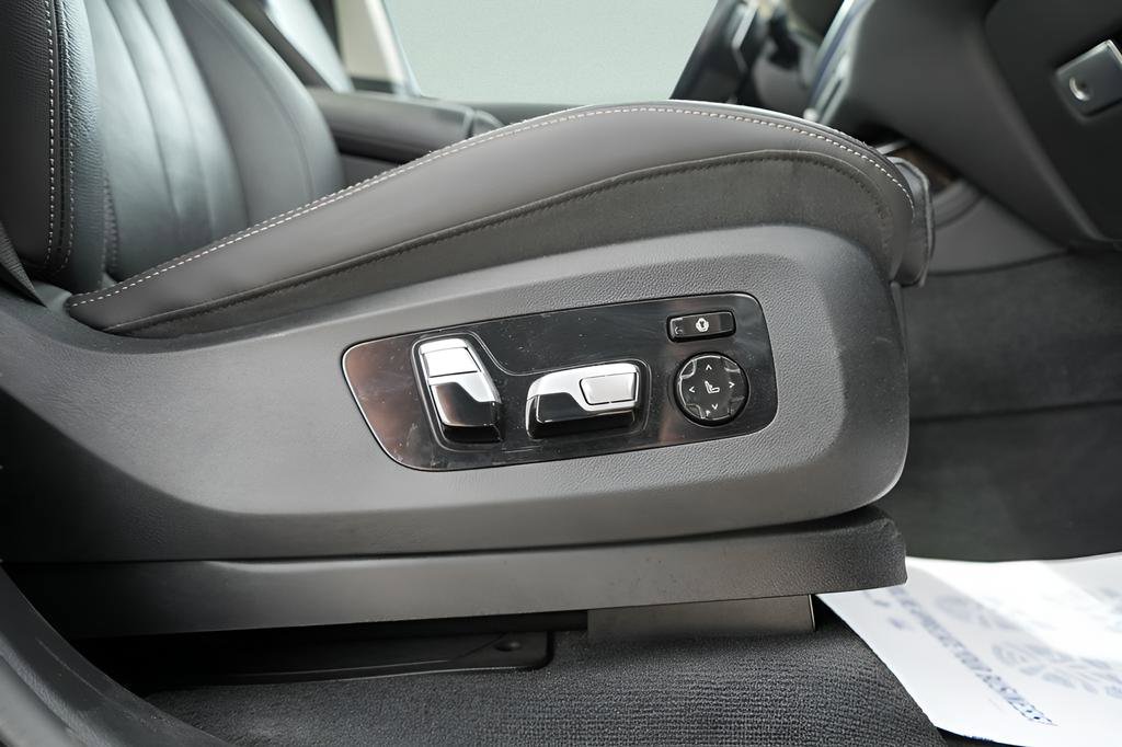 Used 2021 BMW X7 xDrive40i w/ Premium Package AWD/4WD image 16