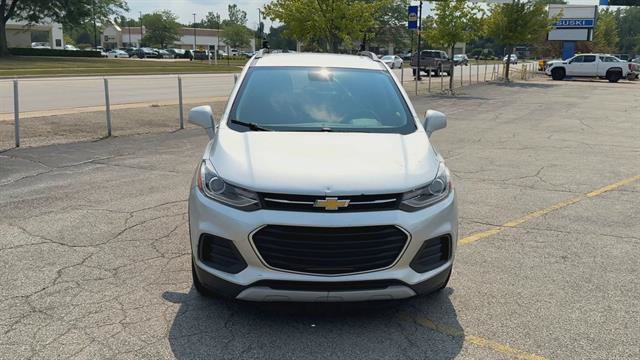 Used 2018 Chevrolet Trax LT w/ LT Convenience Package FWD image 3