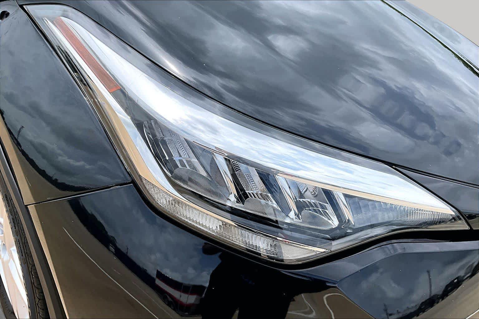 Used 2021 Toyota C-HR LE FWD image 25