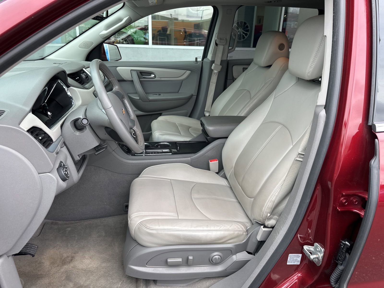 Used 2017 Chevrolet Traverse LT AWD/4WD image 18