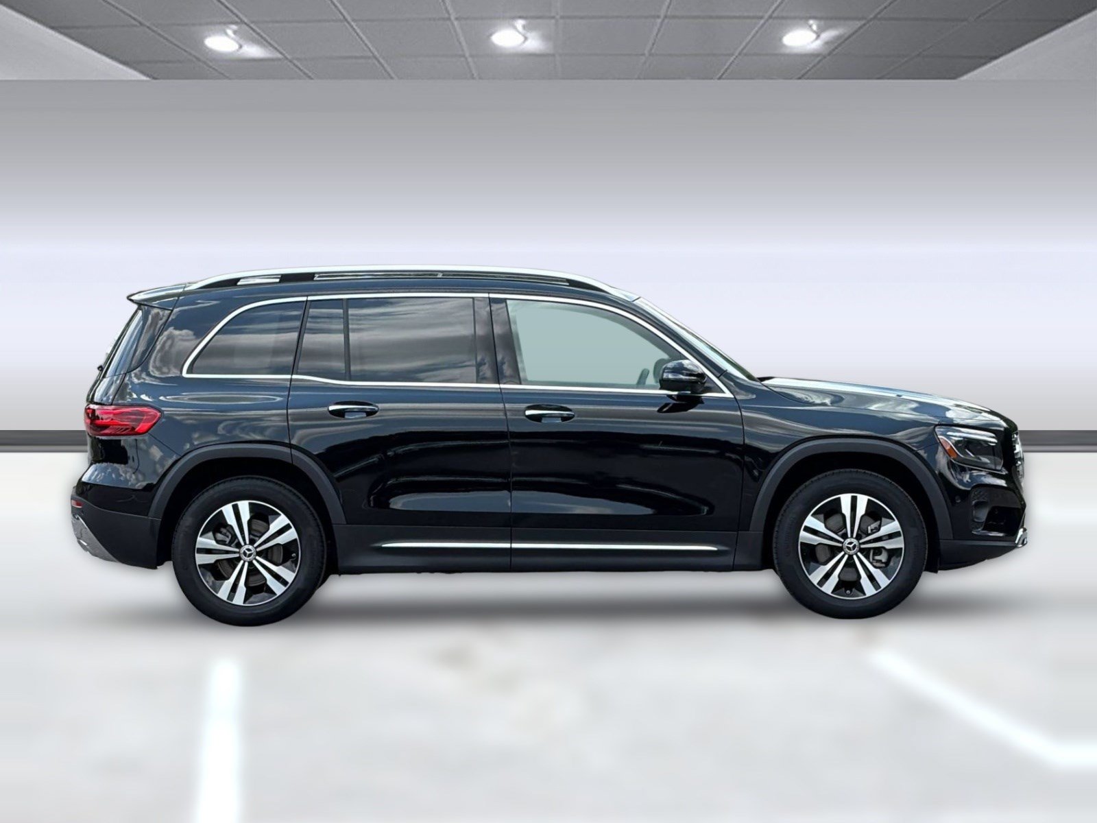 Used 2025 Mercedes-Benz GLB 250 image 8
