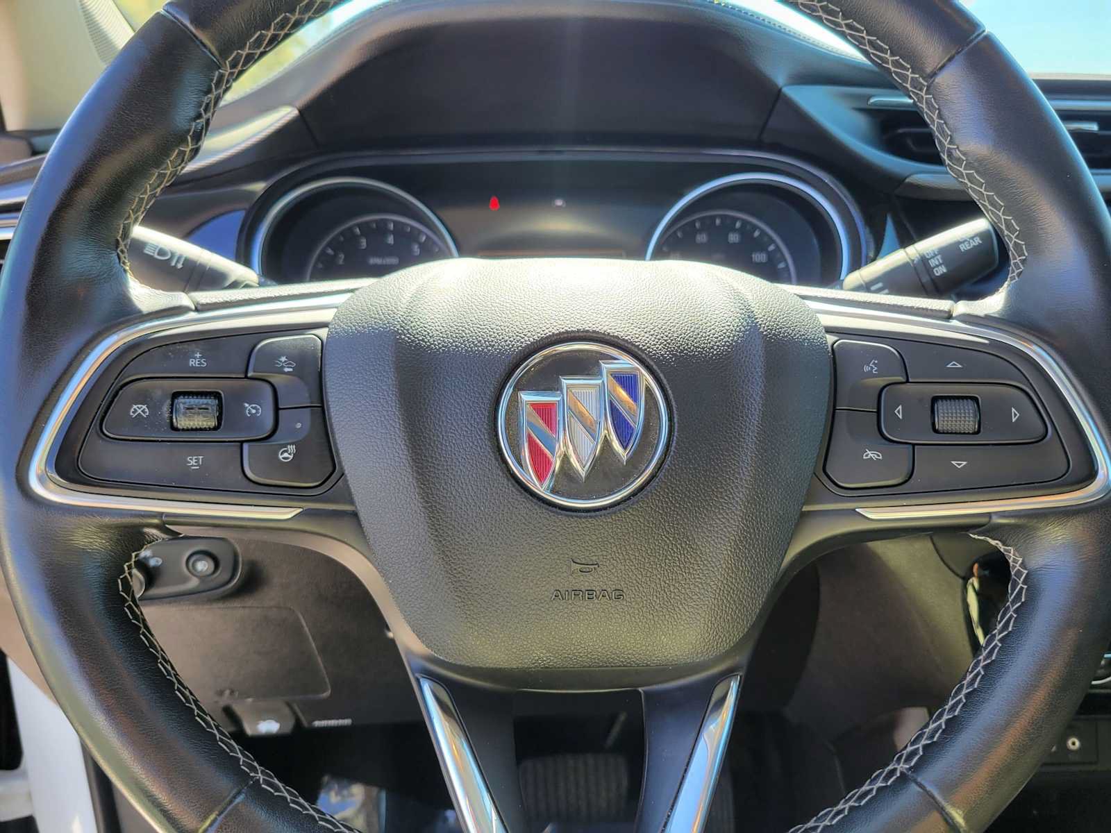 Used 2020 Buick Encore GX Essence w/ Experience Buick Package FWD image 25