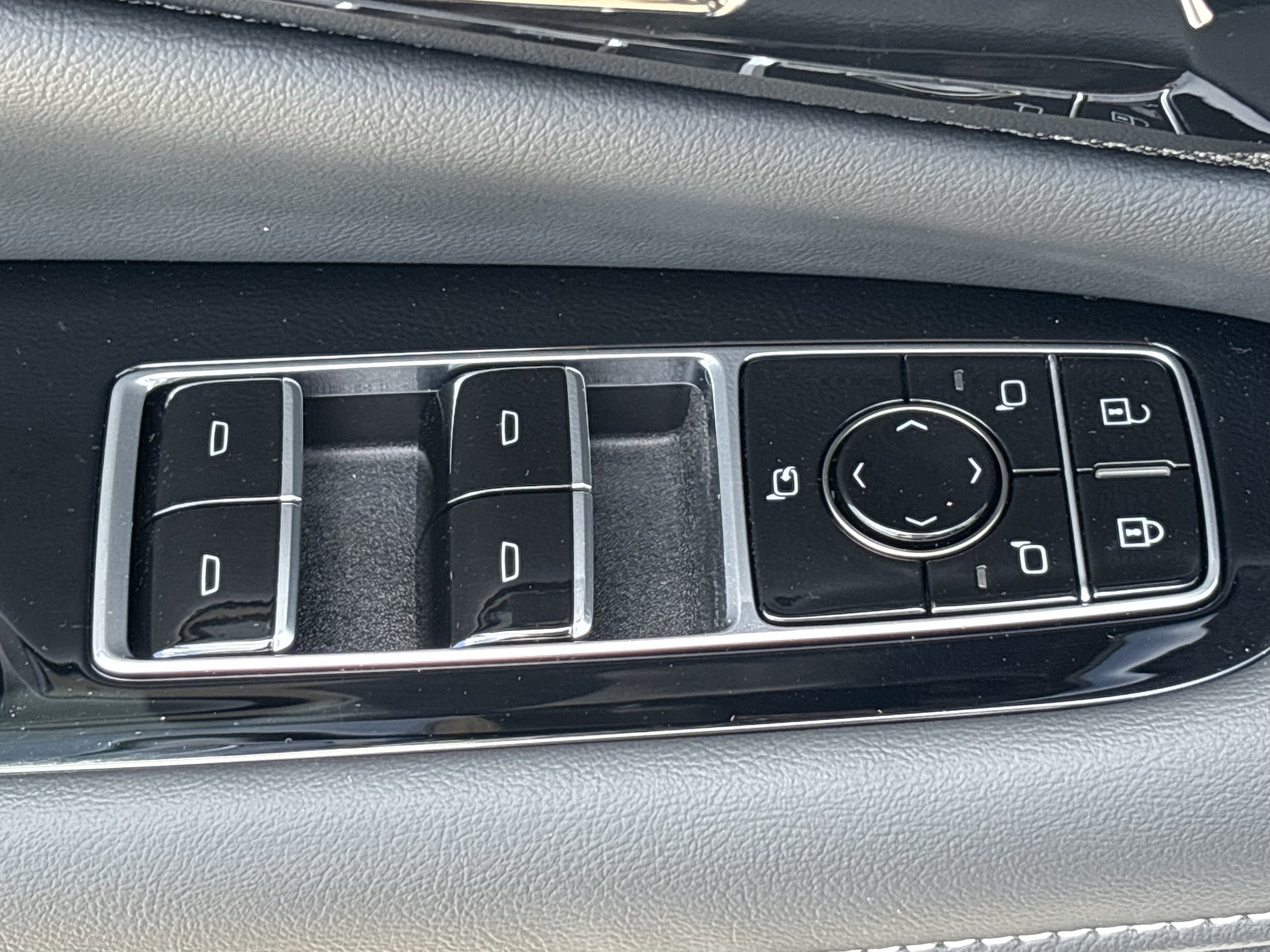 New 2026 Cadillac Optiq V w/ LPO, Floor Liner Package AWD/4WD image 20