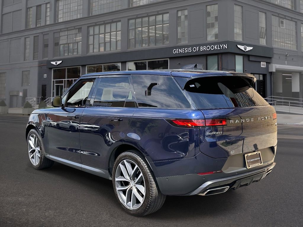 Used 2023 Land Rover Range Rover Sport SE AWD/4WD image 4