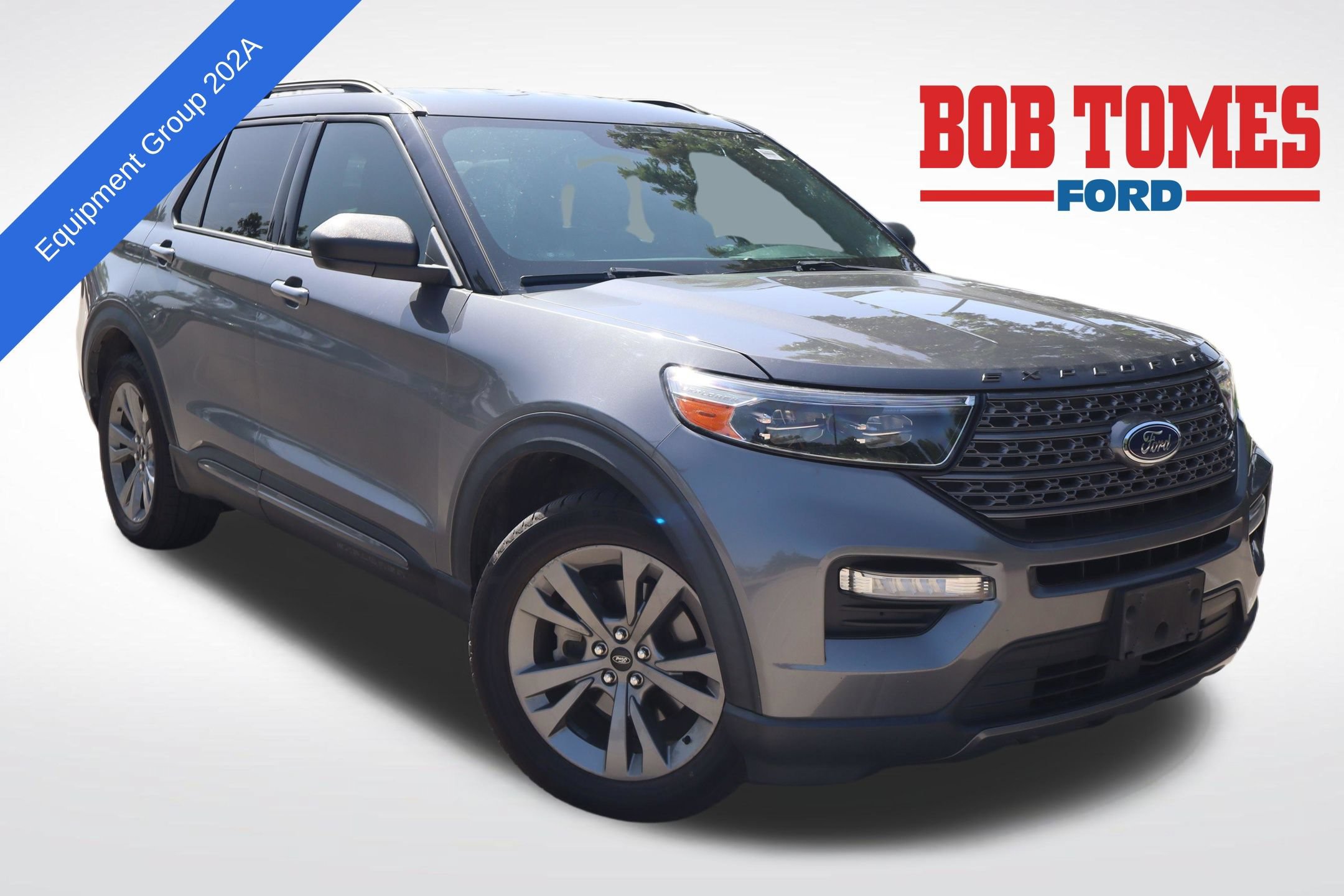 Certified 2021 Ford Explorer XLT w/ Equipment Group 202A RWD image 1