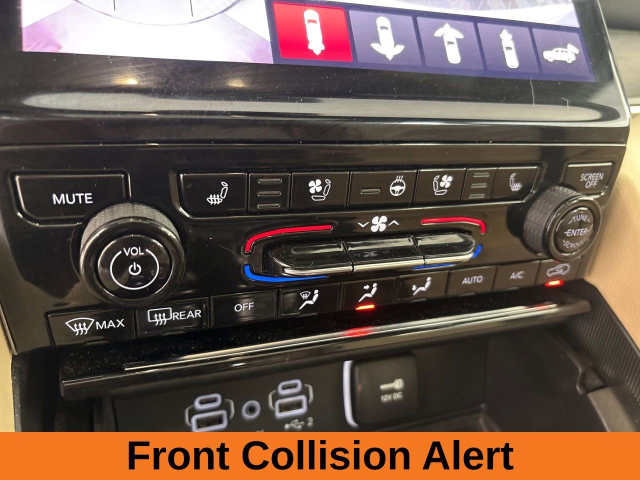 Used 2024 Jeep Grand Cherokee Limited w/ Luxury Tech Group II image 19