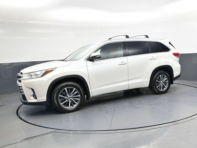 Used 2018 Toyota Highlander XLE AWD/4WD image 8