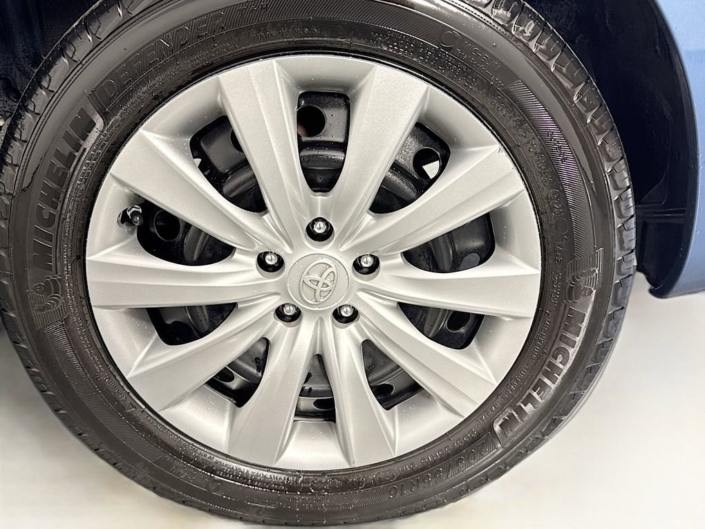 Used 2013 Toyota Corolla LE image 14