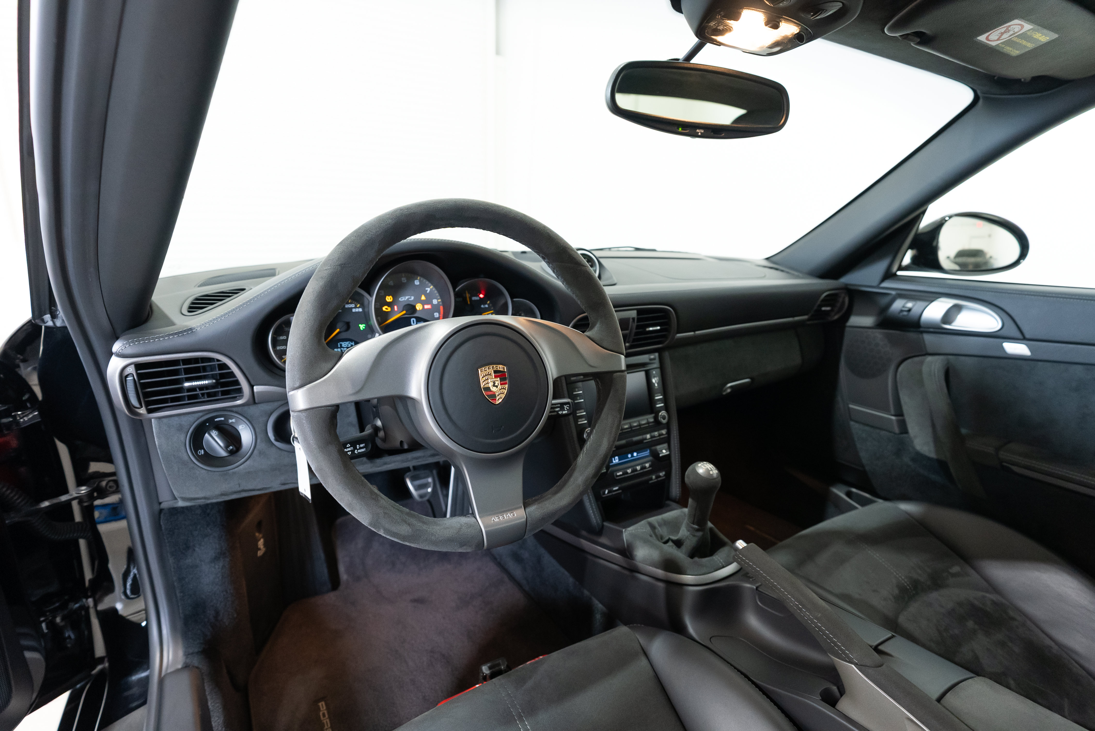 Used 2010 Porsche 911 GT3 RWD image 47