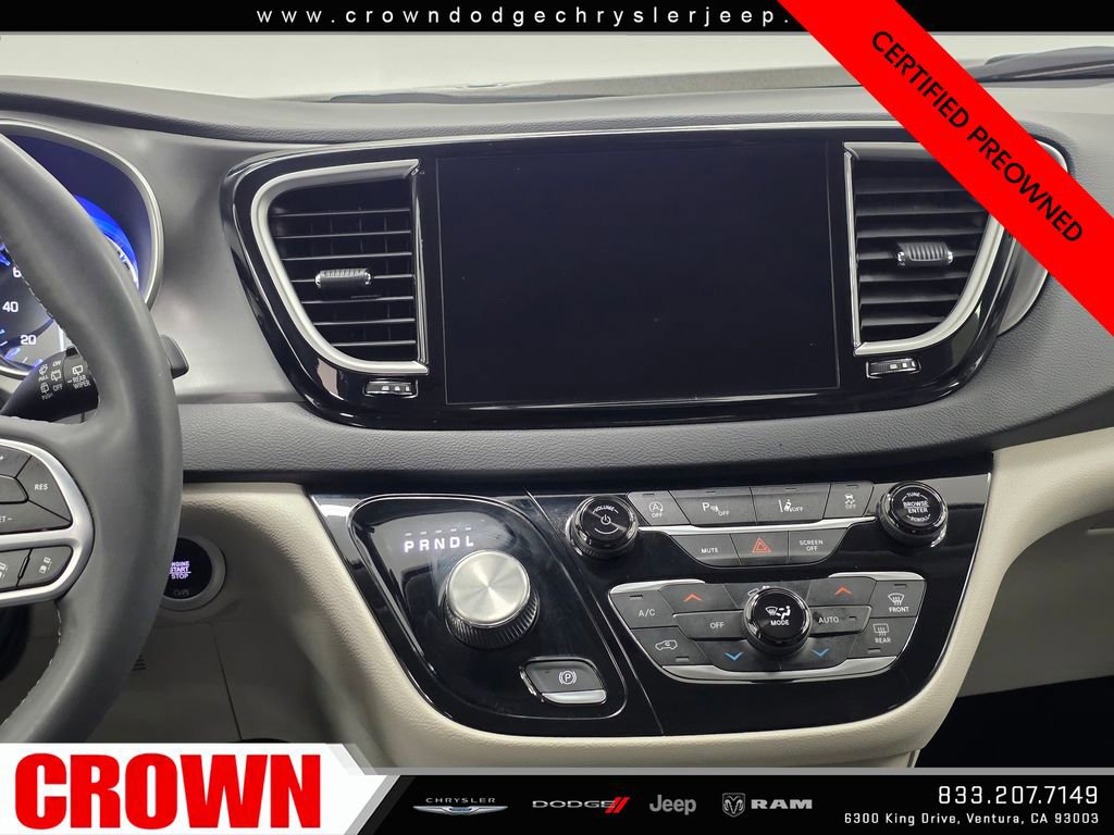 Certified 2023 Chrysler Pacifica Touring-L image 17