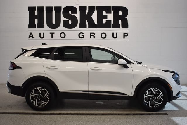 Used 2024 Kia Sportage LX AWD/4WD image 2