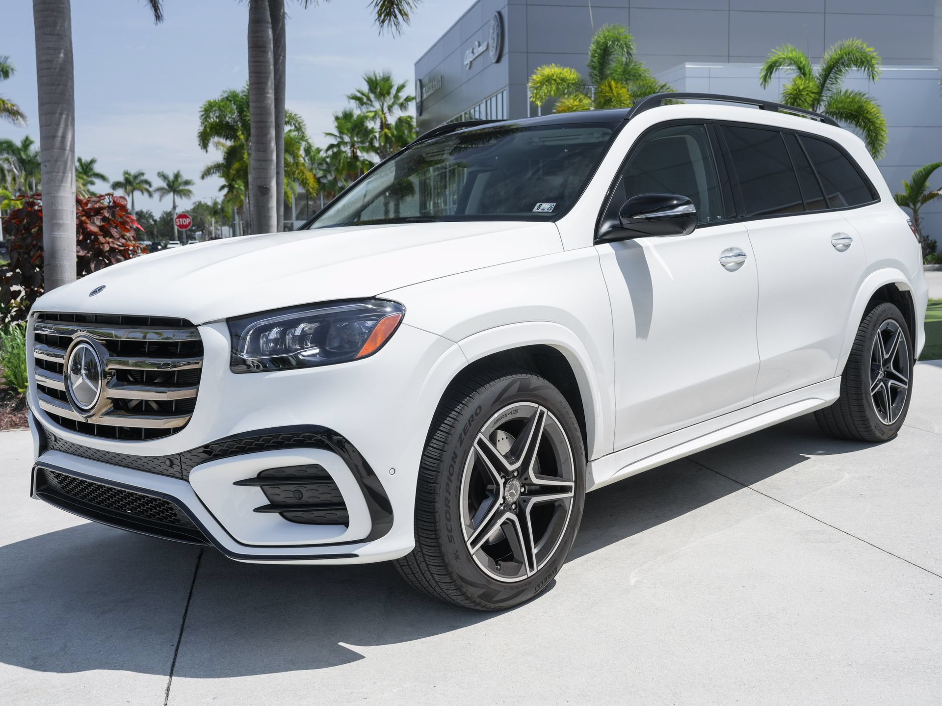 Used 2025 Mercedes-Benz GLS 450 4MATIC image 6